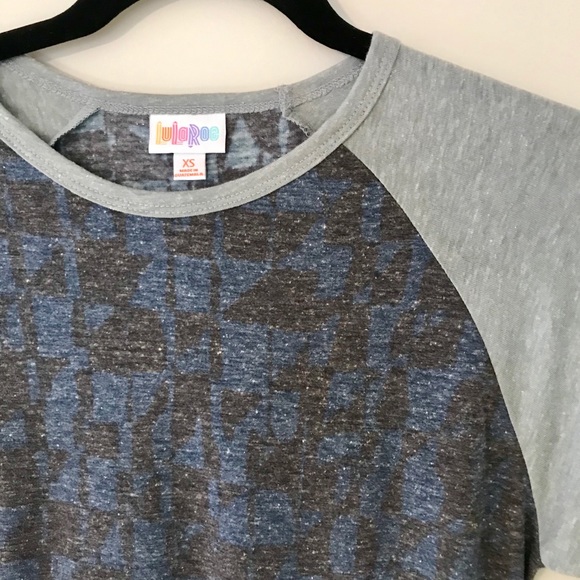 LuLaRoe Randy Shirt / Everyday Pattern / XS NWT - Picture 2 of 2